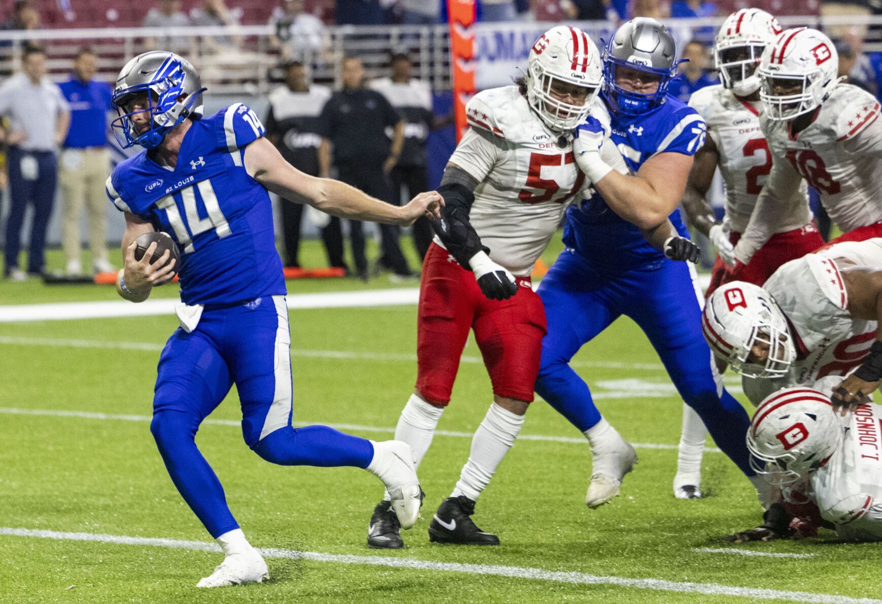 Battlehawks host Defenders